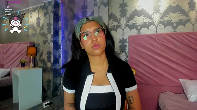 Karin Ks online show from November 25, 2025, 7:36 pm