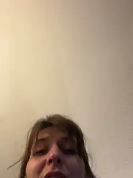 2brokegirlz online show from March 11, 2025, 12:39 pm