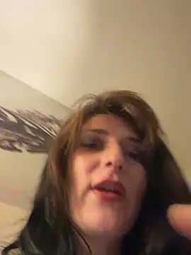 2brokegirlz online show from March 11, 2025, 5:57 am