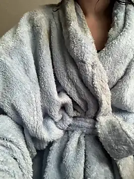 2brokegirlz online show from March 12, 2025, 4:02 pm