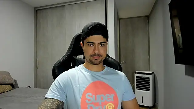 Snapshot of Dante_Storm chatting on October 27, 2025, 3:29 am Dante Storm online show from October 27, 2025, 3:29 am