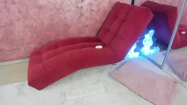 Snapshot of LesyaTouch chatting on February 17, 2026, 10:23 am LesyaTouch online show from February 17, 2026, 10:23 am