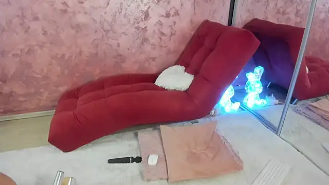 LesyaTouch online show from April 18, 2026, 7:07 pm