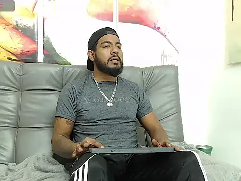 Snapshot of BladeFoxxx1 chatting on November 9, 2025, 9:13 am BladeFoxxx1 online show from November 9, 2025, 9:13 am