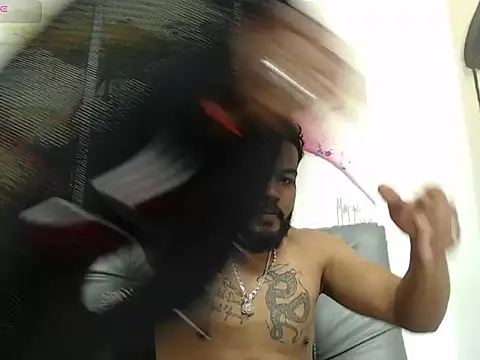 Snapshot of BladeFoxxx1 chatting on October 26, 2025, 1:39 am BladeFoxxx1 online show from October 26, 2025, 1:39 am