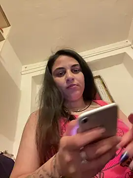 Veramaia online show from April 29, 2026, 8:15 pm