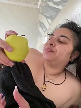 Veramaia online show from April 29, 2026, 11:36 am