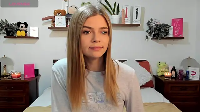 Snapshot of HaleyReedme chatting on November 11, 2025, 7:47 am HaleyReedme online show from November 11, 2025, 7:47 am