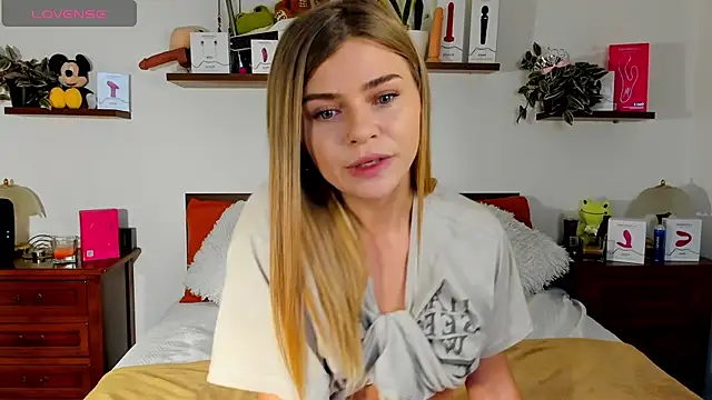 Snapshot of HaleyReedme chatting on November 15, 2025, 9:13 am HaleyReedme online show from November 15, 2025, 9:13 am