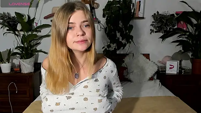 Snapshot of HaleyReedme chatting on November 20, 2025, 8:15 am HaleyReedme online show from November 20, 2025, 8:15 am