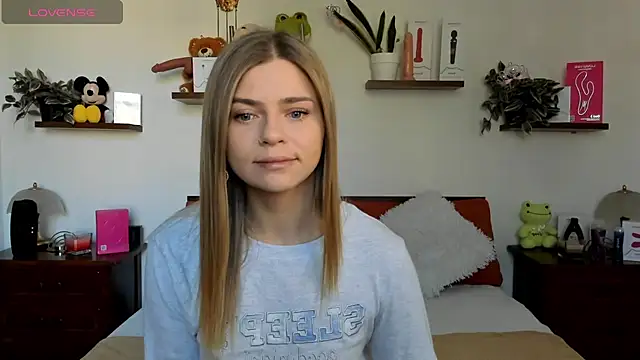 Snapshot of HaleyReedme chatting on November 10, 2025, 9:58 am HaleyReedme online show from November 10, 2025, 9:58 am