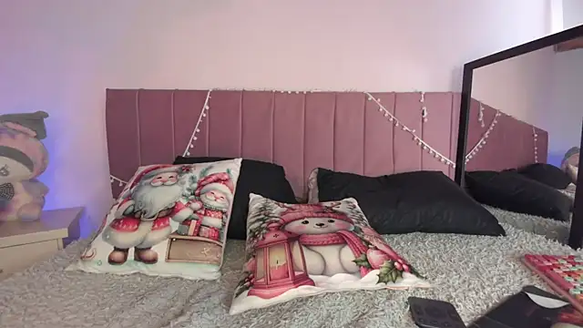 Snapshot of kitty-kryss chatting on January 5, 2026, 5:38 pm kitty-kryss online show from January 5, 2026, 5:38 pm