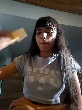 kitty-kryss online show from November 16, 2025, 3:11 am