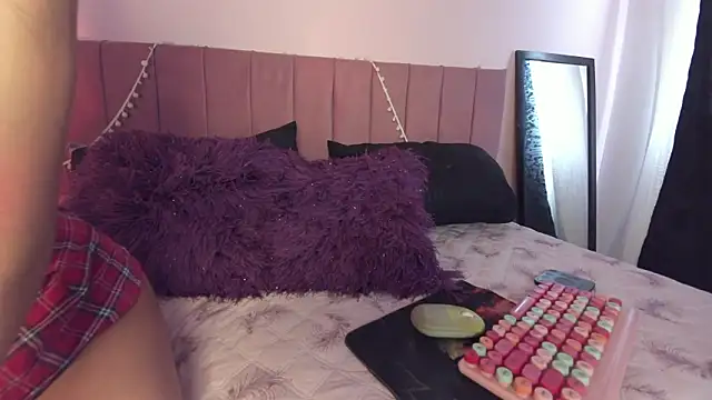 Snapshot of kitty-kryss chatting on February 2, 2026, 2:38 pm kitty-kryss online show from February 2, 2026, 2:38 pm