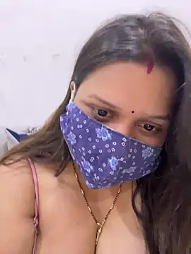 Catchybusty online show from July 13, 2026, 3:33 pm