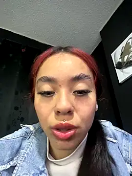 Snapshot of Tracy_KS chatting on November 23, 2025, 3:05 am Tracy KS online show from November 23, 2025, 3:05 am