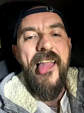 Snapshot of Rimmingtop chatting on October 28, 2025, 9:36 pm Rimmingtop online show from October 28, 2025, 9:36 pm