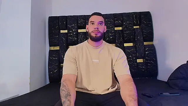 Snapshot of chris_blake__ chatting on November 18, 2025, 6:22 pm chris blake online show from November 18, 2025, 6:22 pm