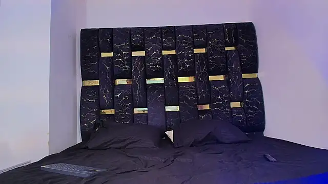 Snapshot of chris_blake__ chatting on November 19, 2025, 6:08 pm chris blake online show from November 19, 2025, 6:08 pm