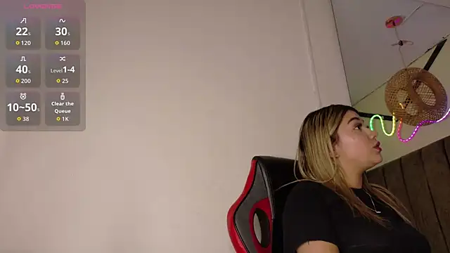 Snapshot of natasha__black chatting on November 21, 2025, 7:35 pm natasha black online show from November 21, 2025, 7:35 pm