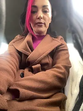 Snapshot of MeganFoxiy chatting on December 15, 2025, 8:09 am MeganFoxiy online show from December 15, 2025, 8:09 am