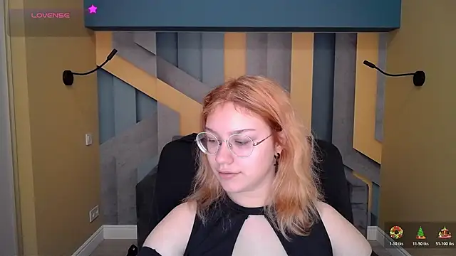 Snapshot of AngelinaLow chatting on December 1, 2025, 12:28 pm AngelinaLow online show from December 1, 2025, 12:28 pm