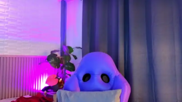 TiffanyWalk online show from January 7, 2026, 11:37 am