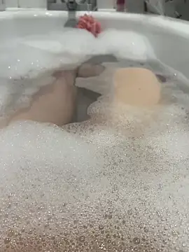 Curvy-Ava33 online show from March 17, 2025, 10:27 am