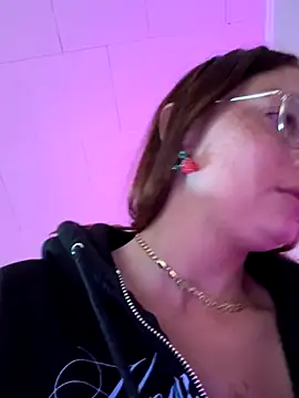 Snapshot of SpaceCowWhore chatting on October 1, 2025, 12:09 pm SpaceCowWhore online show from October 1, 2025, 12:09 pm