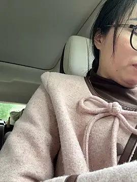 Snapshot of aa520uv chatting on November 6, 2025, 5:00 am aa520uv online show from November 6, 2025, 5:00 am