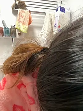 Snapshot of aa520uv chatting on November 8, 2025, 12:09 pm aa520uv online show from November 8, 2025, 12:09 pm