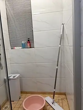 Snapshot of aa520uv chatting on November 19, 2025, 2:50 pm aa520uv online show from November 19, 2025, 2:50 pm