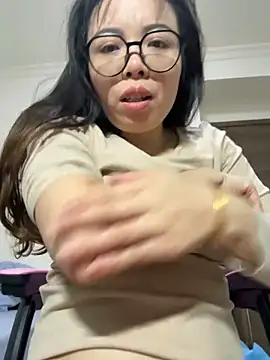 Snapshot of aa520uv chatting on November 27, 2025, 3:12 pm aa520uv online show from November 27, 2025, 3:12 pm