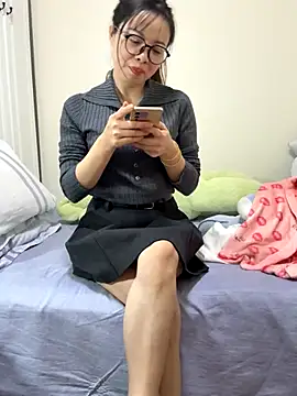 Snapshot of aa520uv chatting on November 17, 2025, 12:31 pm aa520uv online show from November 17, 2025, 12:31 pm