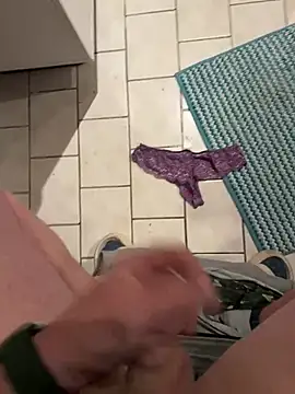 wassermann8484 online show from April 5, 2026, 6:14 pm