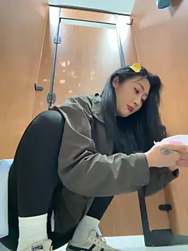 linger-23 online show from April 18, 2026, 8:16 am