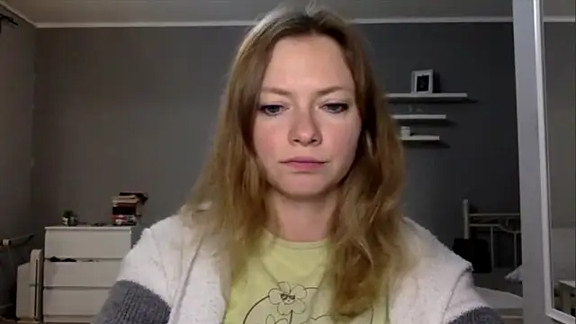 Snapshot of MillieShow chatting on October 21, 2025, 8:52 pm MillieShow online show from October 21, 2025, 8:52 pm