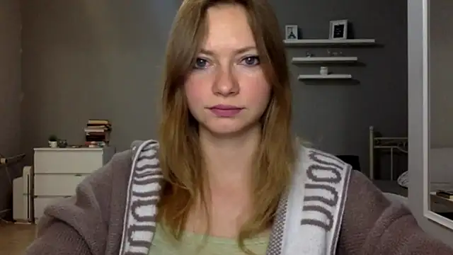 Snapshot of MillieShow chatting on November 18, 2025, 9:51 pm MillieShow online show from November 18, 2025, 9:51 pm