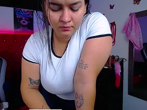 kriss sweetboobs10 online show from December 3, 2025, 12:04 pm