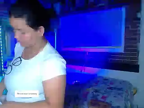 kriss sweetboobs10 online show from April 15, 2026, 12:42 pm