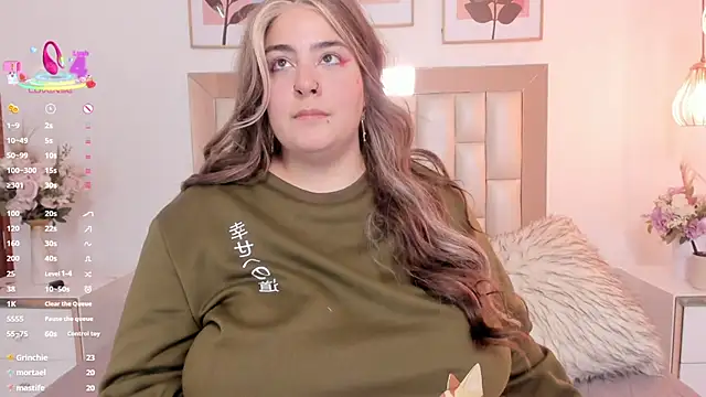 camilleturner1 online show from March 23, 2025, 8:04 am