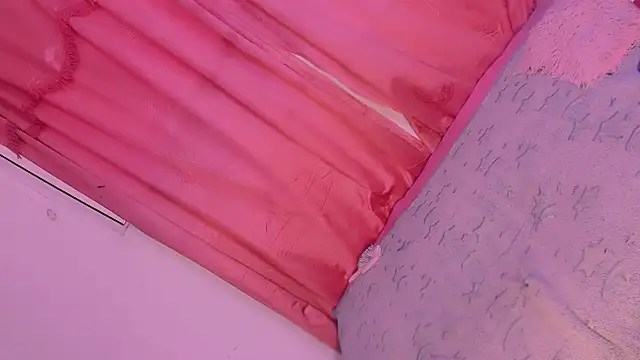 Mariana-ofc online show from November 3, 2025, 11:03 am