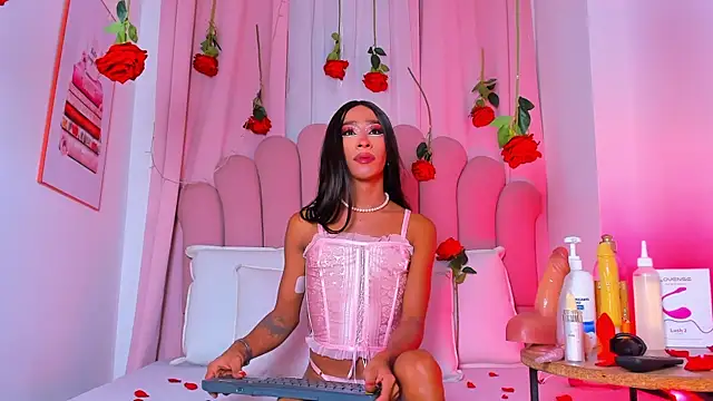 NicoleMadrird online show from February 15, 2026, 12:04 pm