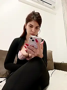 MeCherryy online show from November 23, 2025, 2:38 pm