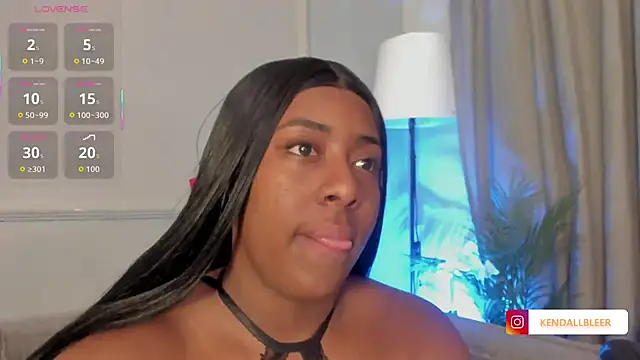 Snapshot of Kendallbleer chatting on November 29, 2025, 11:43 am Kendallbleer online show from November 29, 2025, 11:43 am