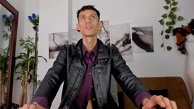 Snapshot of Giotrashy chatting on November 24, 2025, 10:21 pm Giotrashy online show from November 24, 2025, 10:21 pm