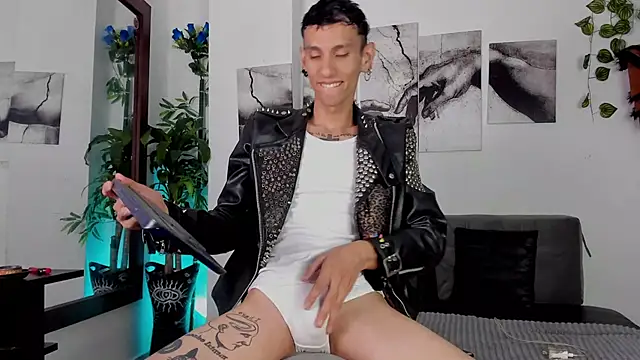 Snapshot of Giotrashy chatting on November 13, 2025, 7:51 pm Giotrashy online show from November 13, 2025, 7:51 pm