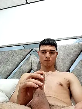 Snapshot of Saul_yei chatting on November 12, 2025, 7:51 pm Saul yei online show from November 12, 2025, 7:51 pm