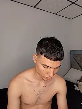 Snapshot of Saul_yei chatting on November 3, 2025, 11:52 pm Saul yei online show from November 3, 2025, 11:52 pm