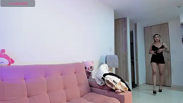 princesssammy2 online show from February 17, 2026, 12:52 am